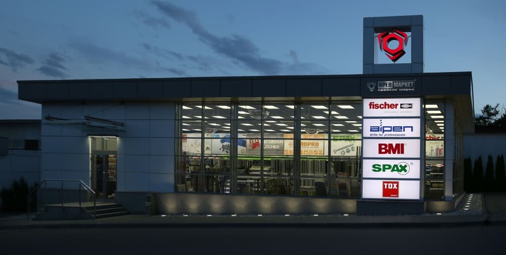 KM-shop-night2.jpg KM-shop-night2.jpg